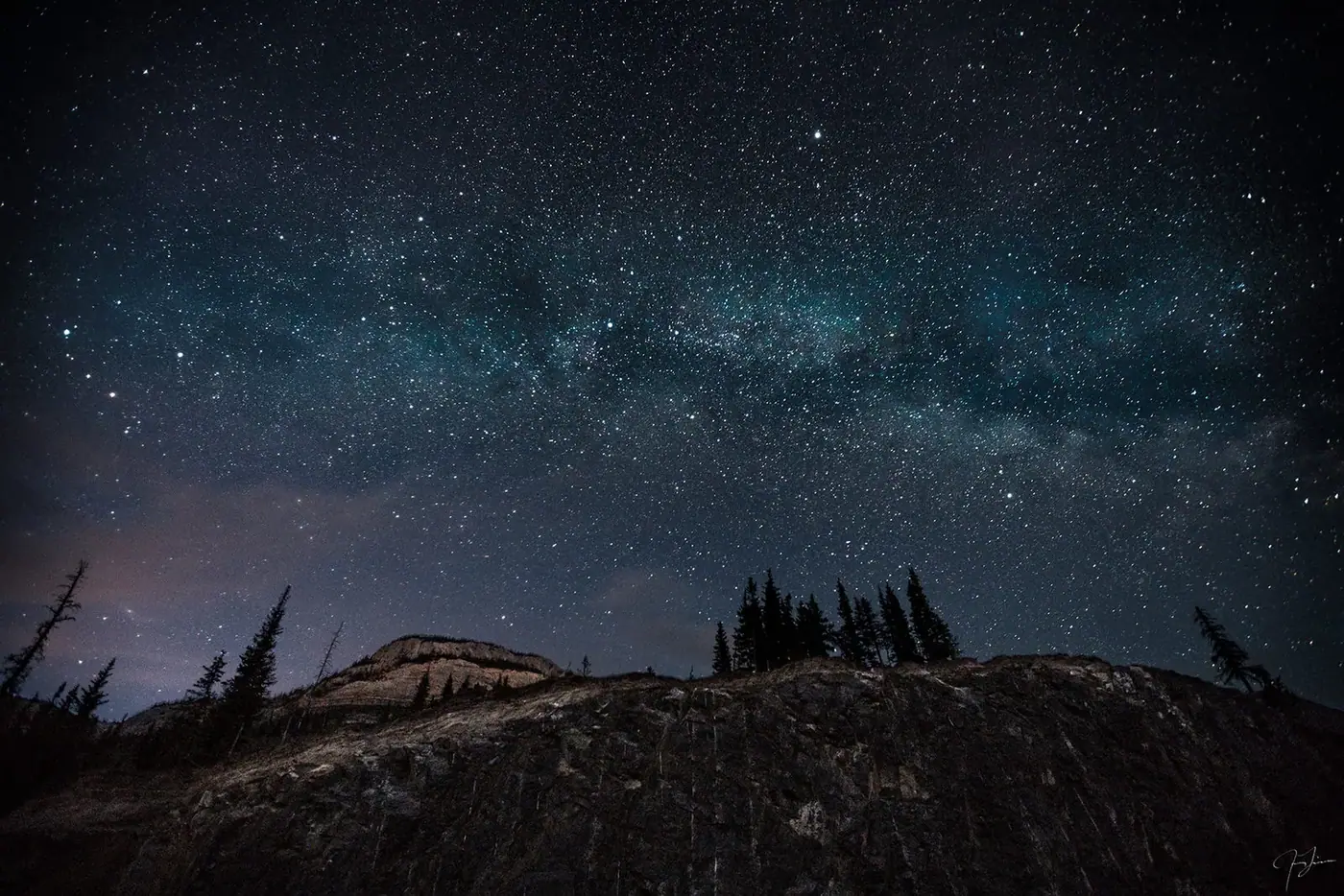 Stars over the ridge, Night sky