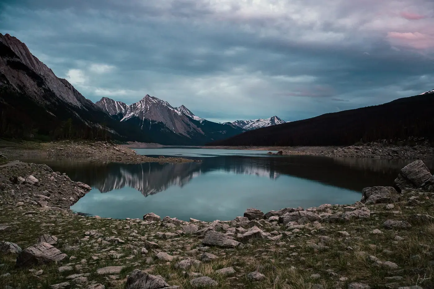 Glacial lake, Landscape